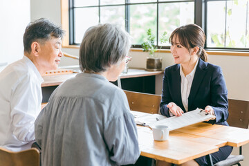 不動産売却の流れと税率の基本|甲賀・湖南のびわこホームが徹底解説 |びわこホーム
